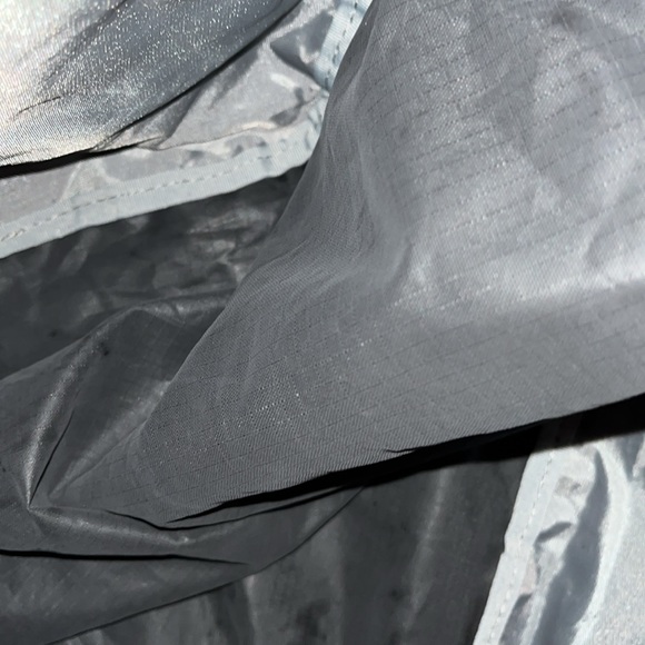 Eddie Bauer gym bag like new - Picture 3 of 7